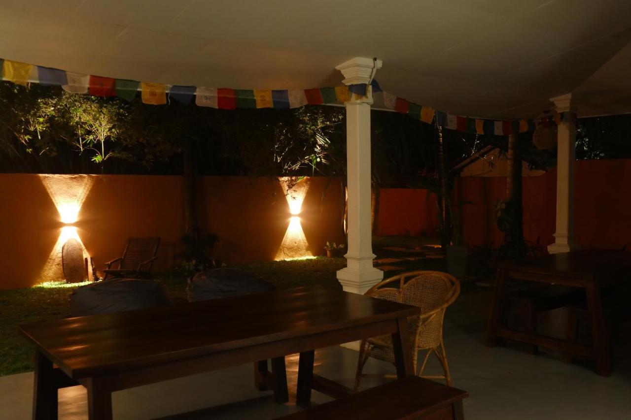 Barefoot Backpackers Hostel Dikwella Sur Exterior foto